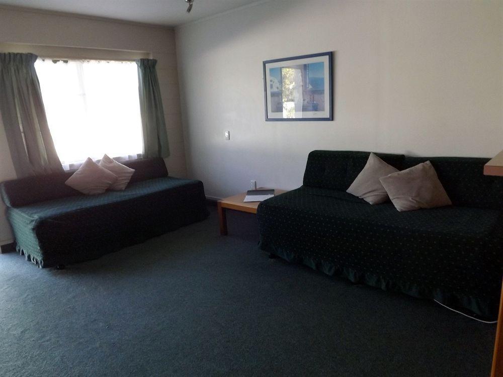 Karaka Tree Motel Taupo Exterior photo