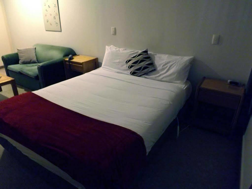 Karaka Tree Motel Taupo Exterior photo