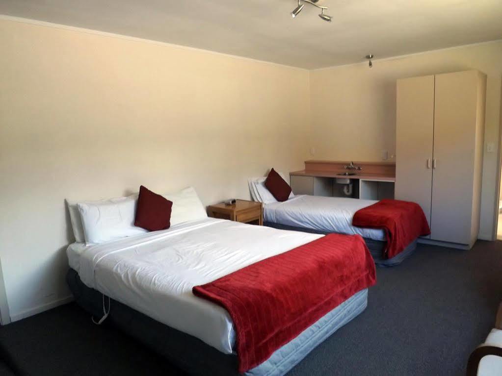 Karaka Tree Motel Taupo Exterior photo