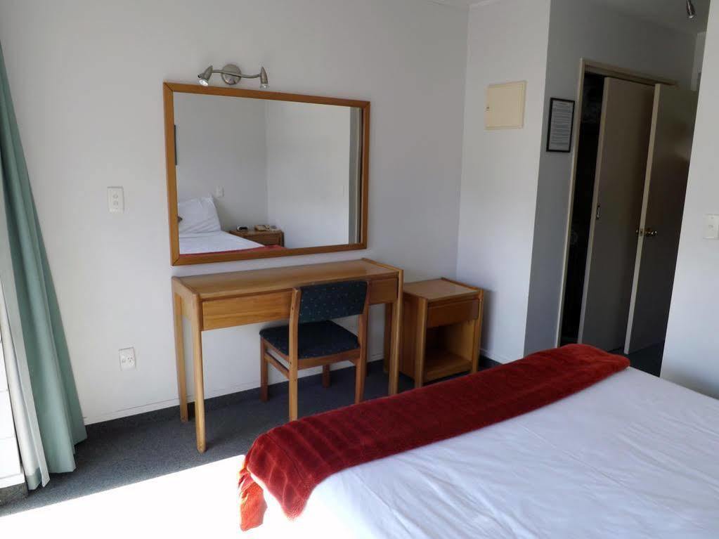 Karaka Tree Motel Taupo Exterior photo